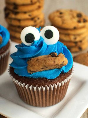 C is for Cookies - Cookie Monster Cupcakes from IntheMix