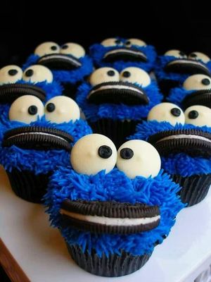 C is for Cookies - Cookie Monster Oreo Cupcakes from IntheMix