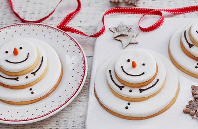 Stacking Snowman Treats - Christmas Cookies from IntheMix