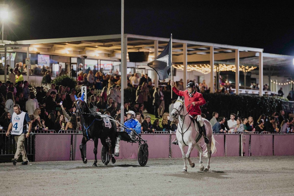 Harness Racing at Cambridge Raceway | Clubhouse Sports Bar Cambridge