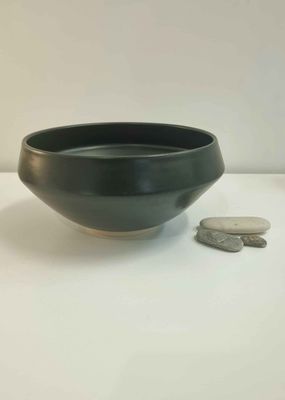 Mat black vessel | Janine Rees-Thomas