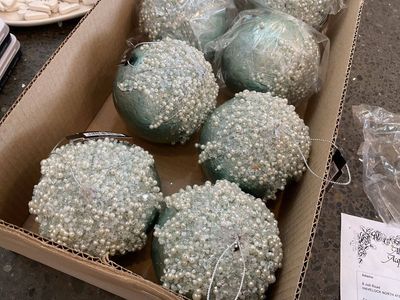 Peacock Pearl Ball 9.5cm