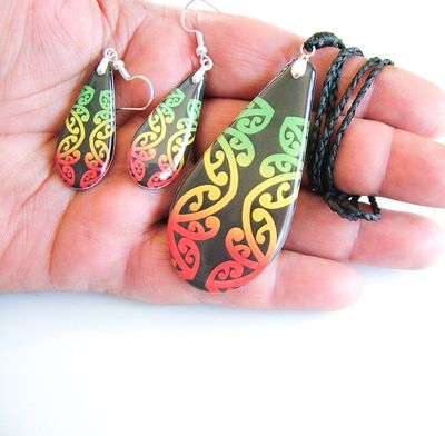Click to see more:   Graphic design necklace &amp; earring set