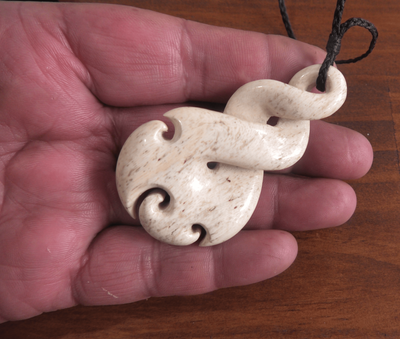 Whale bone carving Pikorua twist necklace