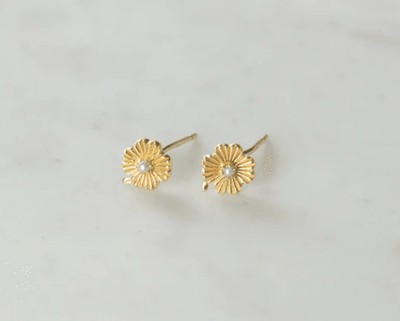 SOPHIE- Love Lily Studs / Gold