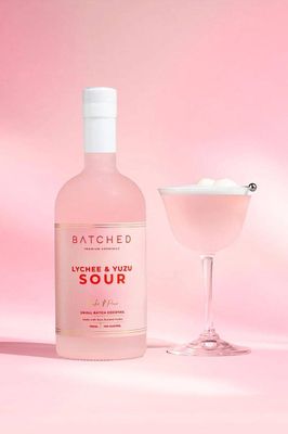 BATCHED LYCHEE &amp; YUZU SOUR 13.9% 725ML