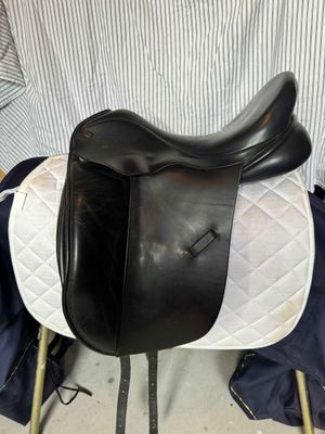 Secondhand dressage NSC Aotearoa Std Seat 17.5&quot; W (1650 tree)