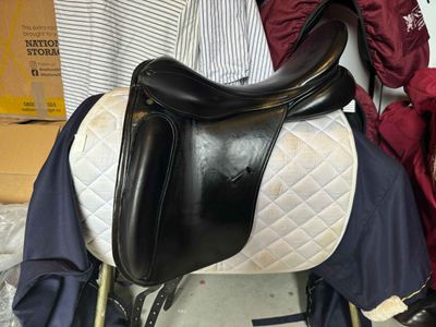 Secondhand Dressage County Perfection 18&quot; W