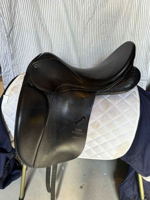 Secondhand Dressage Stubben Genesis 17.5 W Black