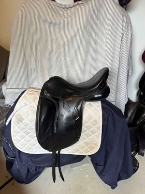 Secondhand Dressage Anky 18&quot; W