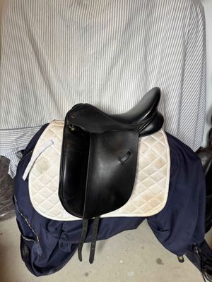 Secondhand Dressage Aotearoa Narrow Seat (1350 tree)