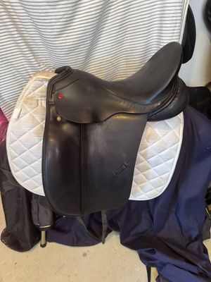 Secondhand Dressage Albion SLK Black 17.5 W