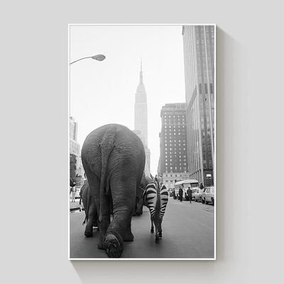 Elephant in New York framed canvas 70x100cm