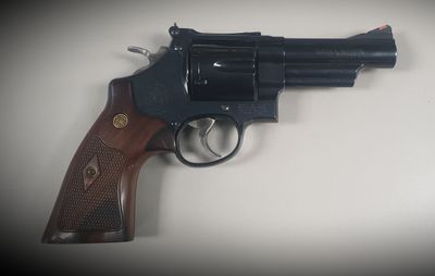 Smith &amp; Wesson Model 29 Pistol .44 Magnum SN: DMJ4386