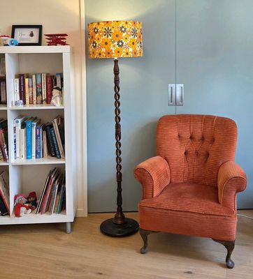 ​Tall Floor Lamp &ndash; Orange Floral Shade &amp; Twisted Wood Base