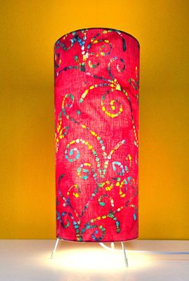 Pretty in Pink &ndash; Tripod Table Lamp
