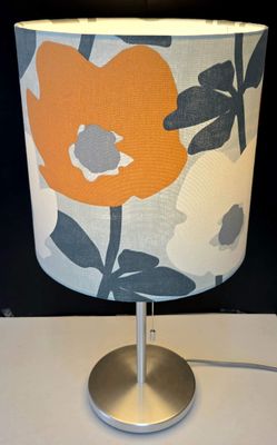 Modern Floral Table Lamp with Pull Cord
