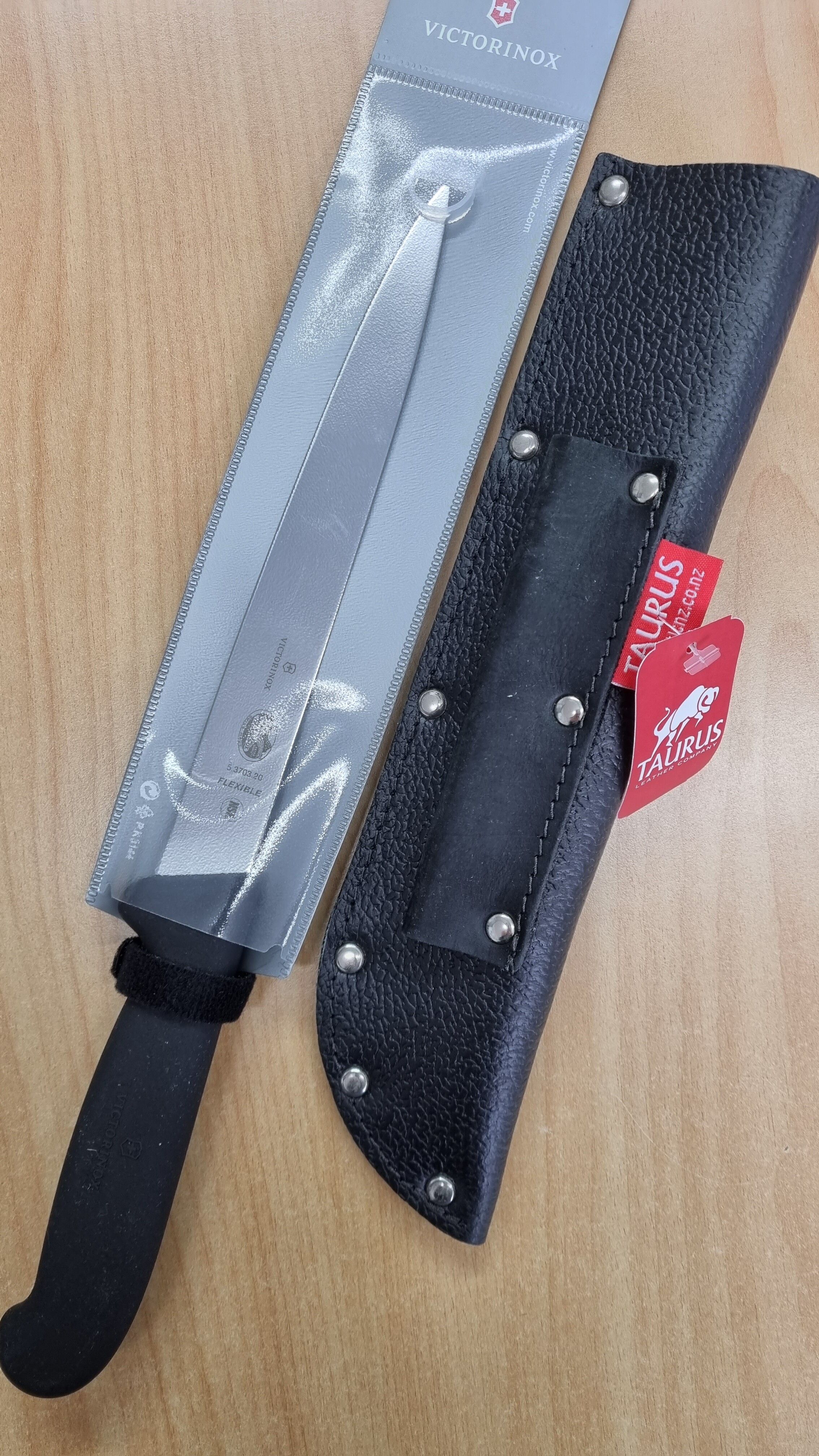 Filleting Knife & Sheath, Butcher Knives Courier Sharpening Ltd