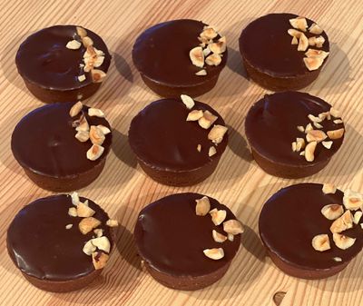 Chocolate caramel mini tartlets