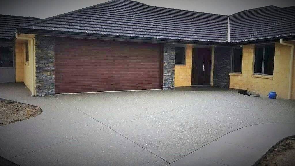 Concrete drive way sealed with epoxy sealant
