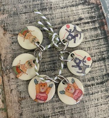 Emma Ball &quot;Kittens in Mittens&quot; Stitch Markers in a Pocket Tin