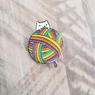 Kitten with yarn ball enamel pin