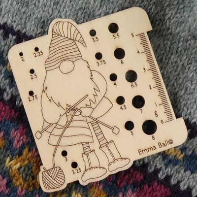 Emma Ball &quot;Crafting Gnomes&quot; Needle Gauge