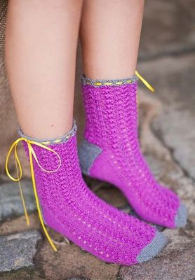 WYS &quot;Signature Socks&quot; - 3 Sassy Sock Patterns