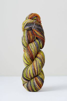 Urth Yarns - Uneek Fingering, 100% superwash merino
