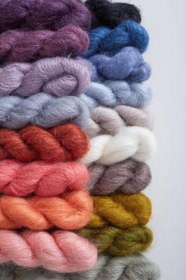Urth Yarns - Bonmoher, 60% Super Kid Mohair &amp; 40% Silk