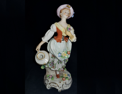 Volkstedtrudolfstadt Figurine Young Woman With Flowers And Water-Jug, 19th C
