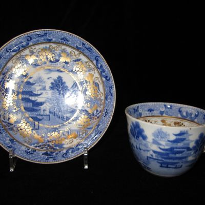 Early 19th C Tea Bowl And Saucers