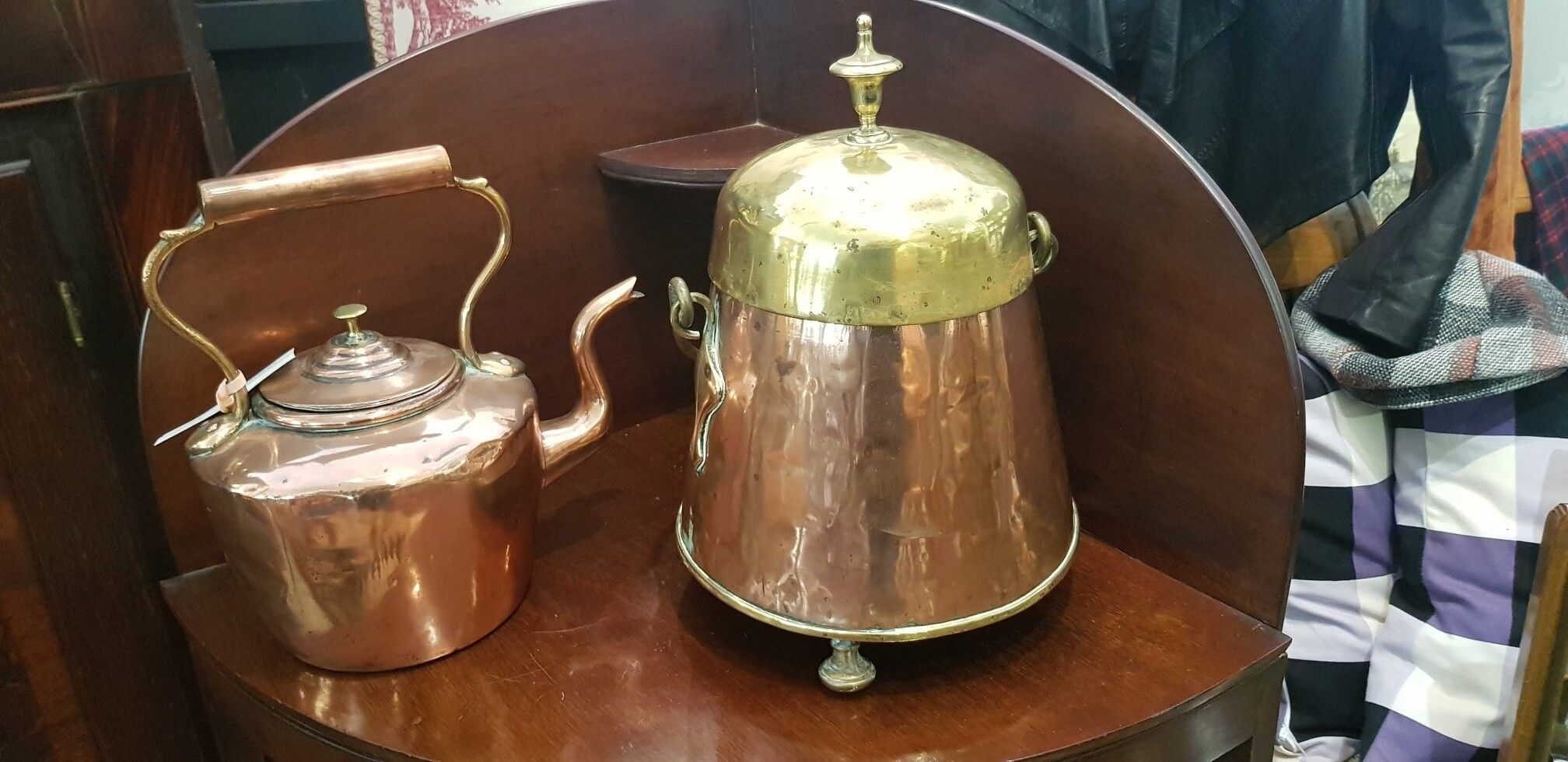 Large Copper container with brass lid, Copper / Brass Alys Antiques
