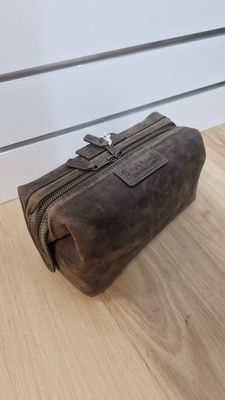 Back Road Leather Toilet Bag