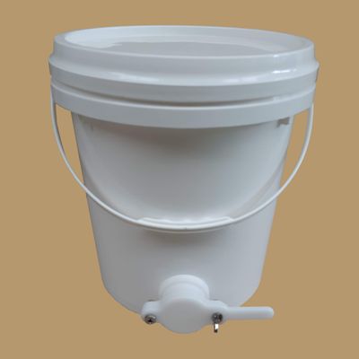 Food Grade Plastic Bucket with Lega Honey Gate - 10L