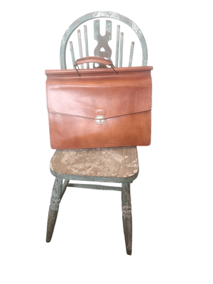 Brown ​Vintage Leather Briefcase / Doctor Style Bag &ndash; Tan