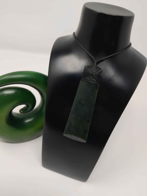 Kawakawa Pounamu Toki Pendant