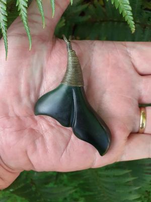 Kawakawa Pounamu Whale Tail Pendant