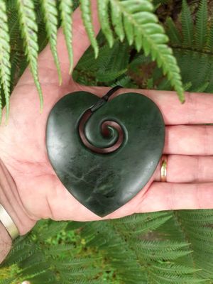 Kawakawa Pounamu Heart w Koru Pendant