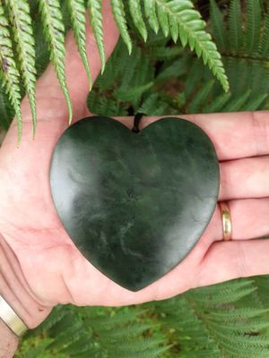 Kawakawa Pounamu Heart Pendant