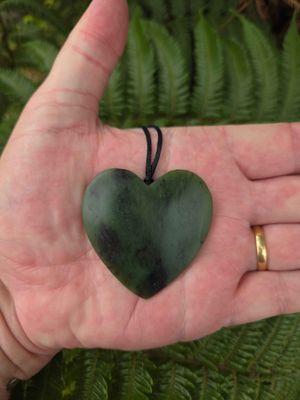 Totoweka Pounamu Heart Pendant