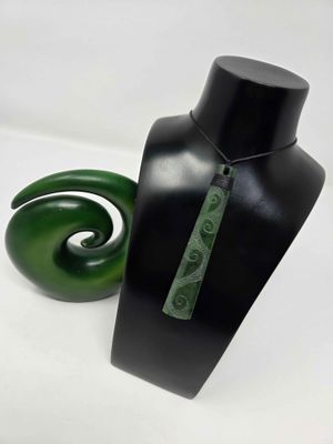 Kawakawa Pounamu Roimata w Koru Pendant