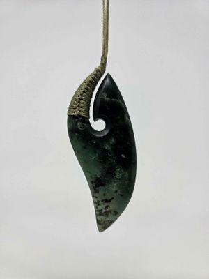 Kawakawa Pounamu Matau Pendant