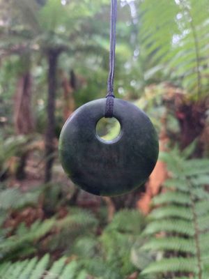 Kawakawa Pounamu Porowhita Pendant