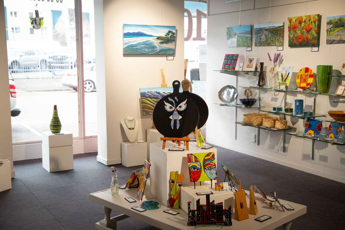 The Feilding And District Art Society Incorporated logo