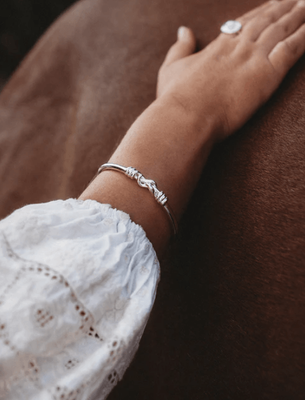 Trailblazer Elegant Eight Bangle