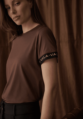 Vala Training Tee - Chocolate