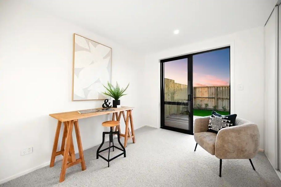 Real Estate Agents Open Homes