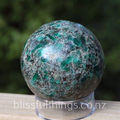 Emerald in Matrix Sphere