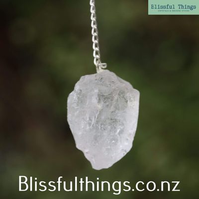 Quartz Raw Pendulum